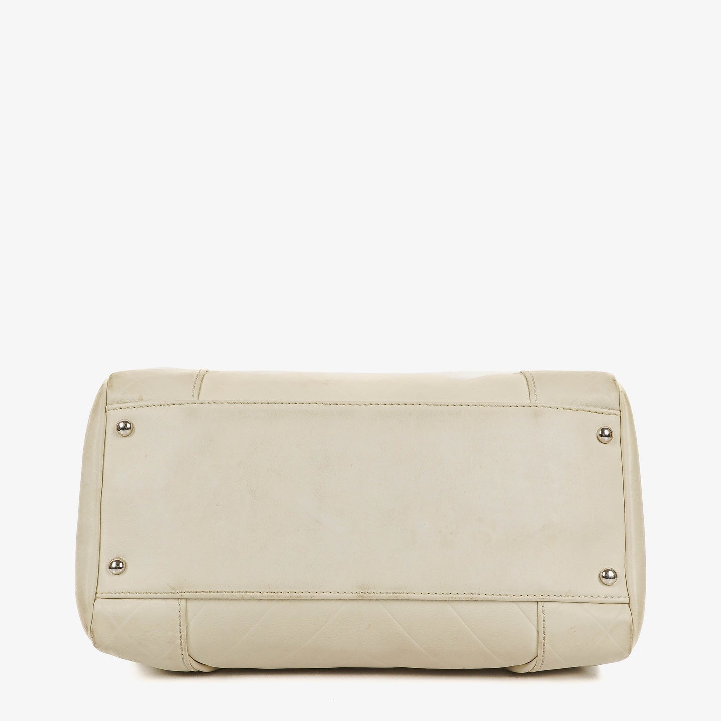 Chanel All Day Long Medium Bowling Bag aus Chevron-gestepptem Leder
