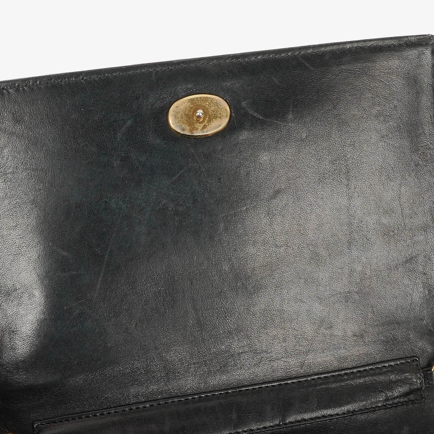 Chanel CC Multi-Chain Schultertasche aus schwarzem Lackleder