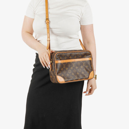 Louis Vuitton Trocadero 30 Tasche aus Monogram Canvas