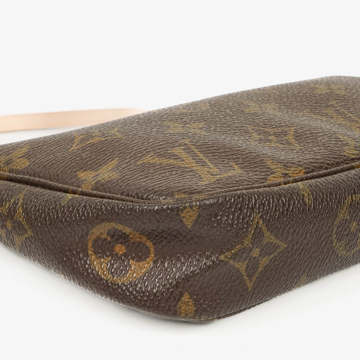 Louis Vuitton Pochette Accessoires Clutch aus Monogram Canvas