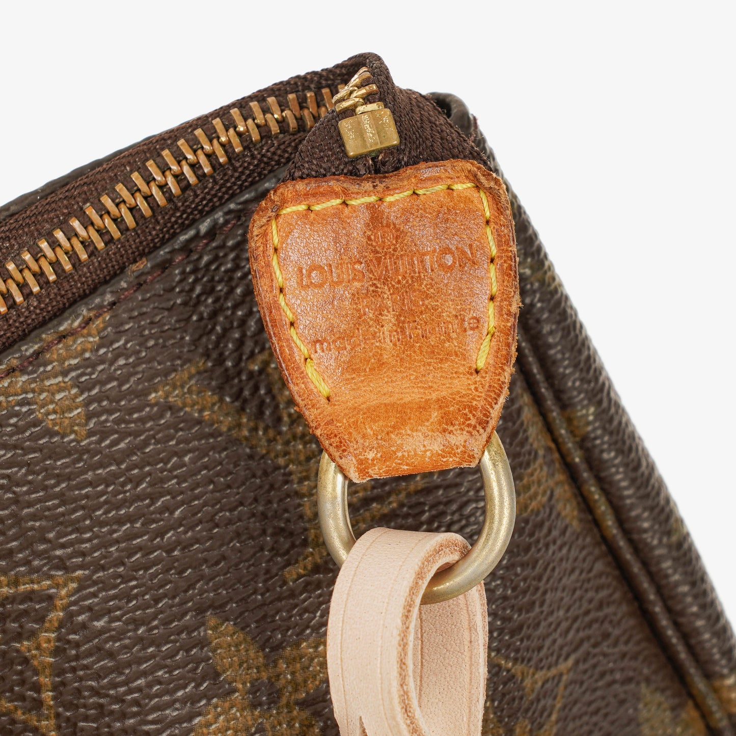 Louis Vuitton Pochette Accessoires Clutch aus Monogram Canvas
