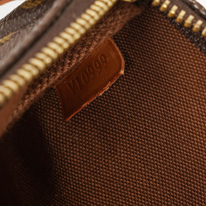Louis Vuitton Pochette Accessoires Clutch aus Monogram Canvas