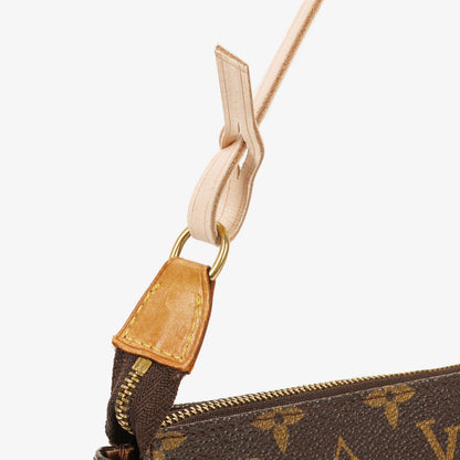 Louis Vuitton Pochette Accessoires Clutch aus Monogram Canvas