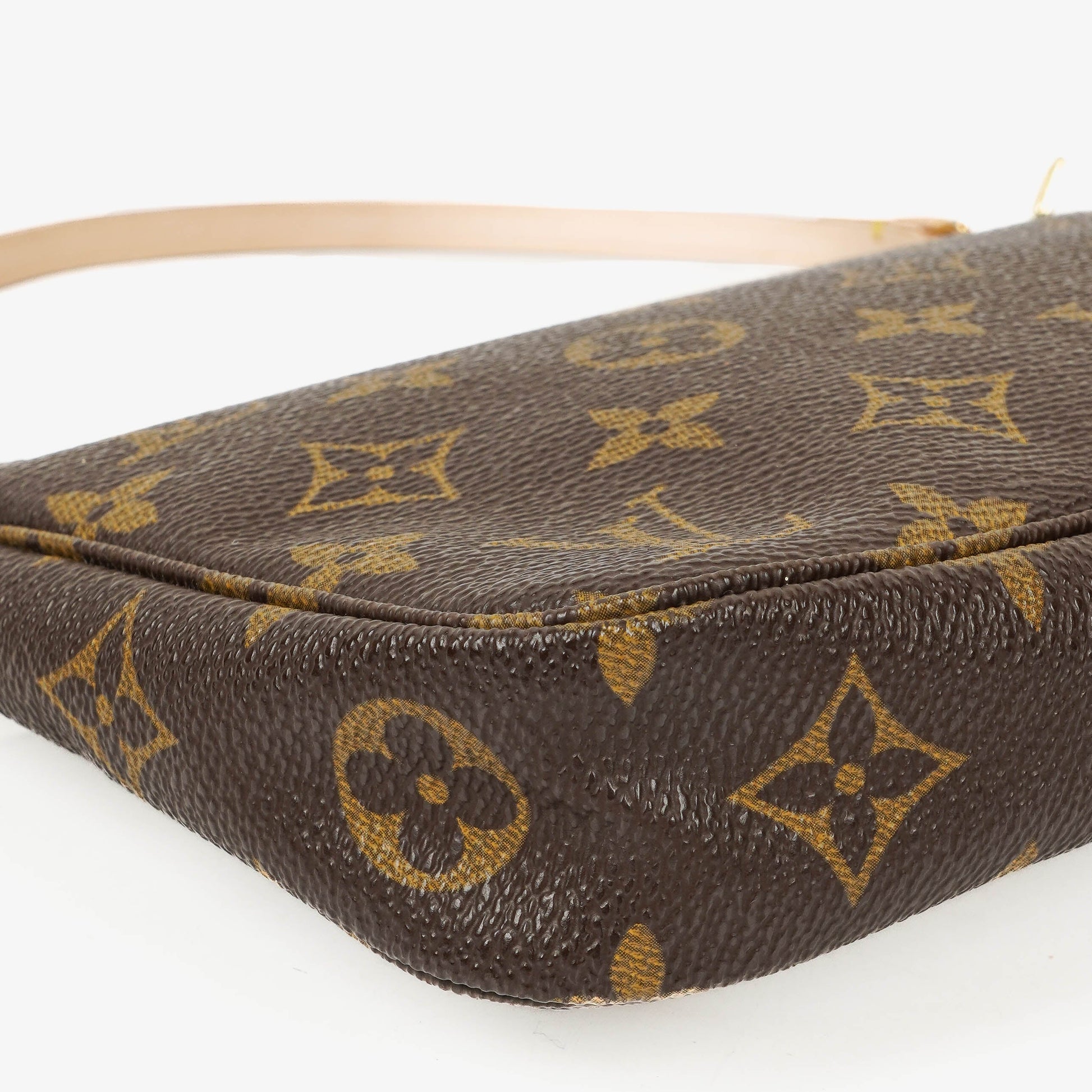 Louis Vuitton Pochette Accessoires Clutch aus Monogram Canvas