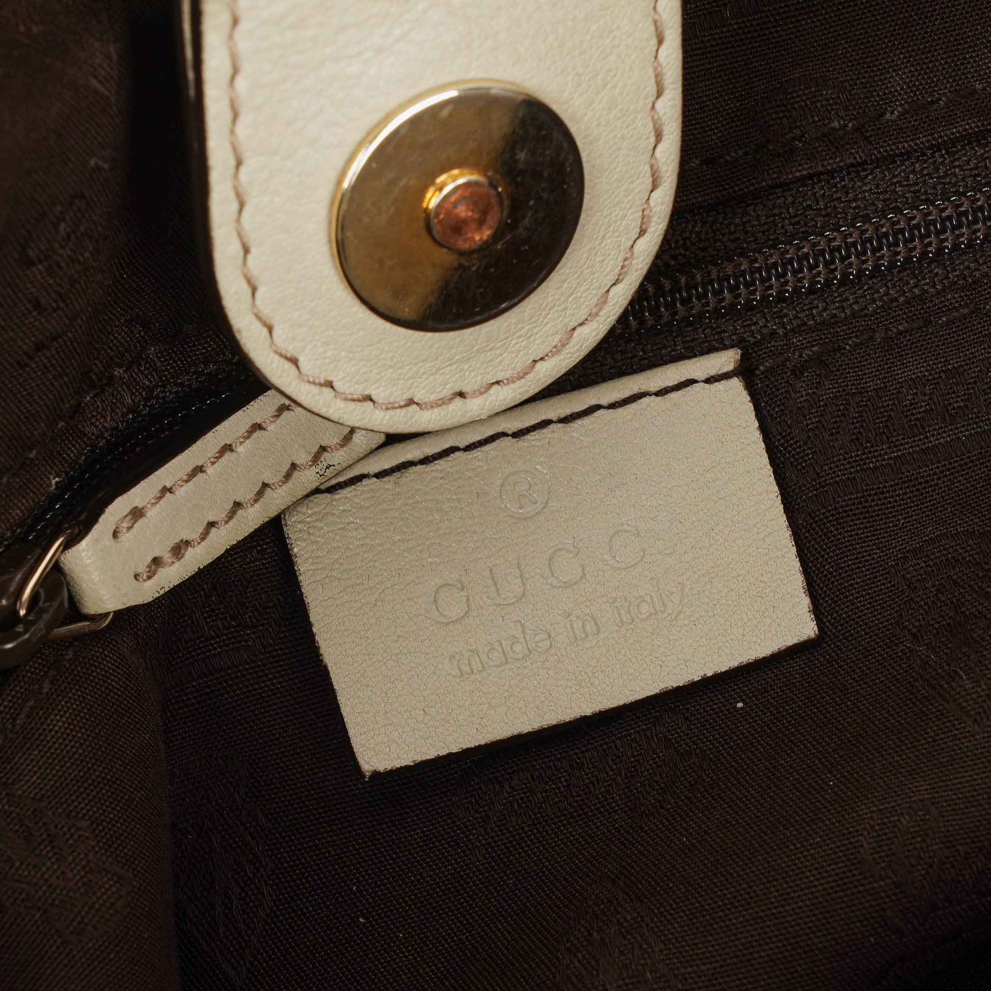 Gucci Sukey Hobo Bag aus neutralfarbenem Guccissima Leder