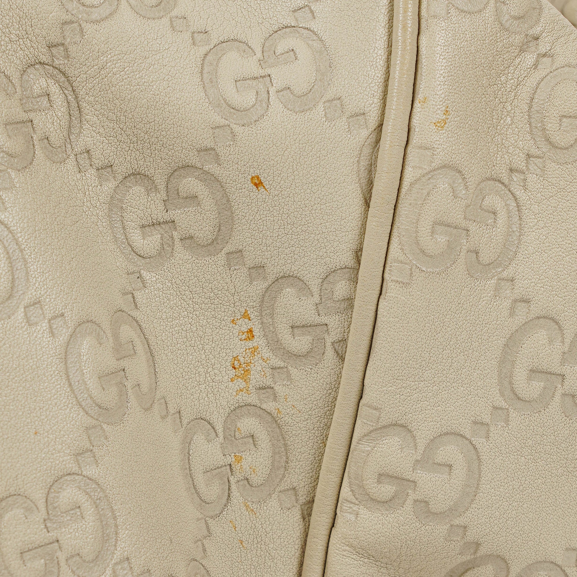Gucci Sukey Hobo Bag aus neutralfarbenem Guccissima Leder