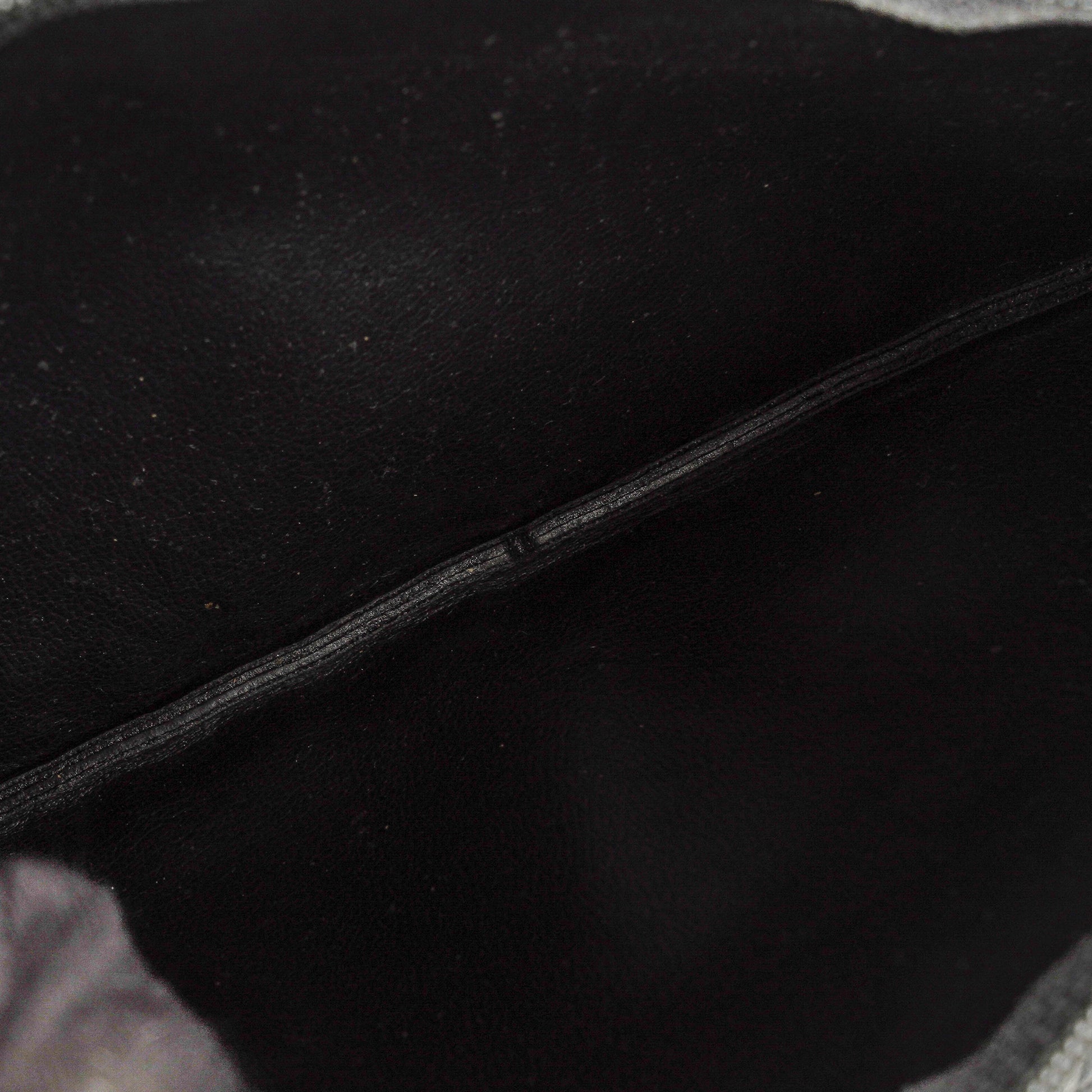Chanel Bucket Bag aus schwarzem gestepptem Leder