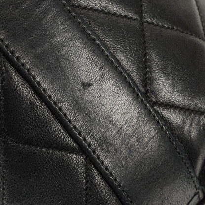 Chanel Bucket Bag aus schwarzem gestepptem Leder