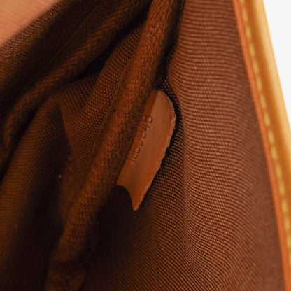 Louis Vuitton Saumur Schultertasche aus Monogram Canvas
