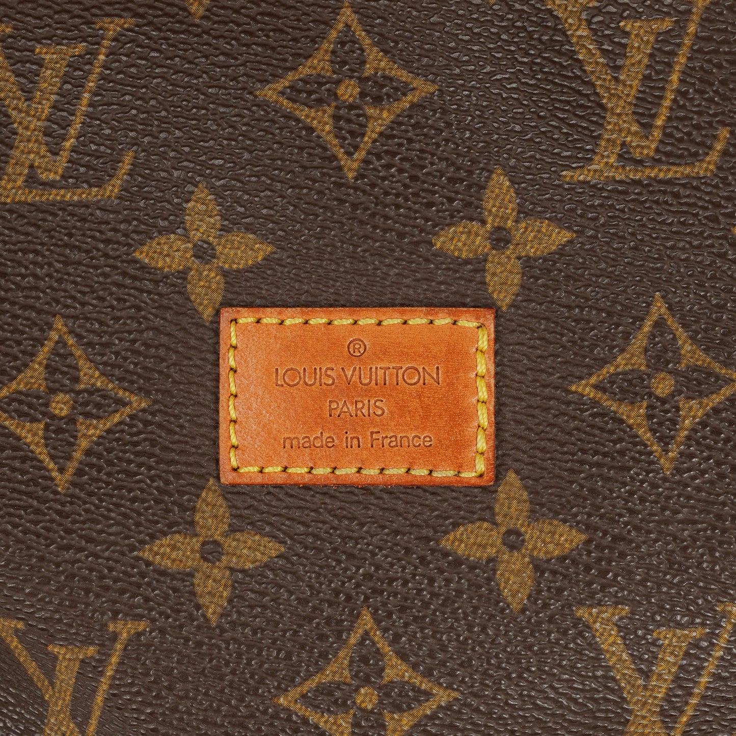 Louis Vuitton Saumur Schultertasche aus Monogram Canvas