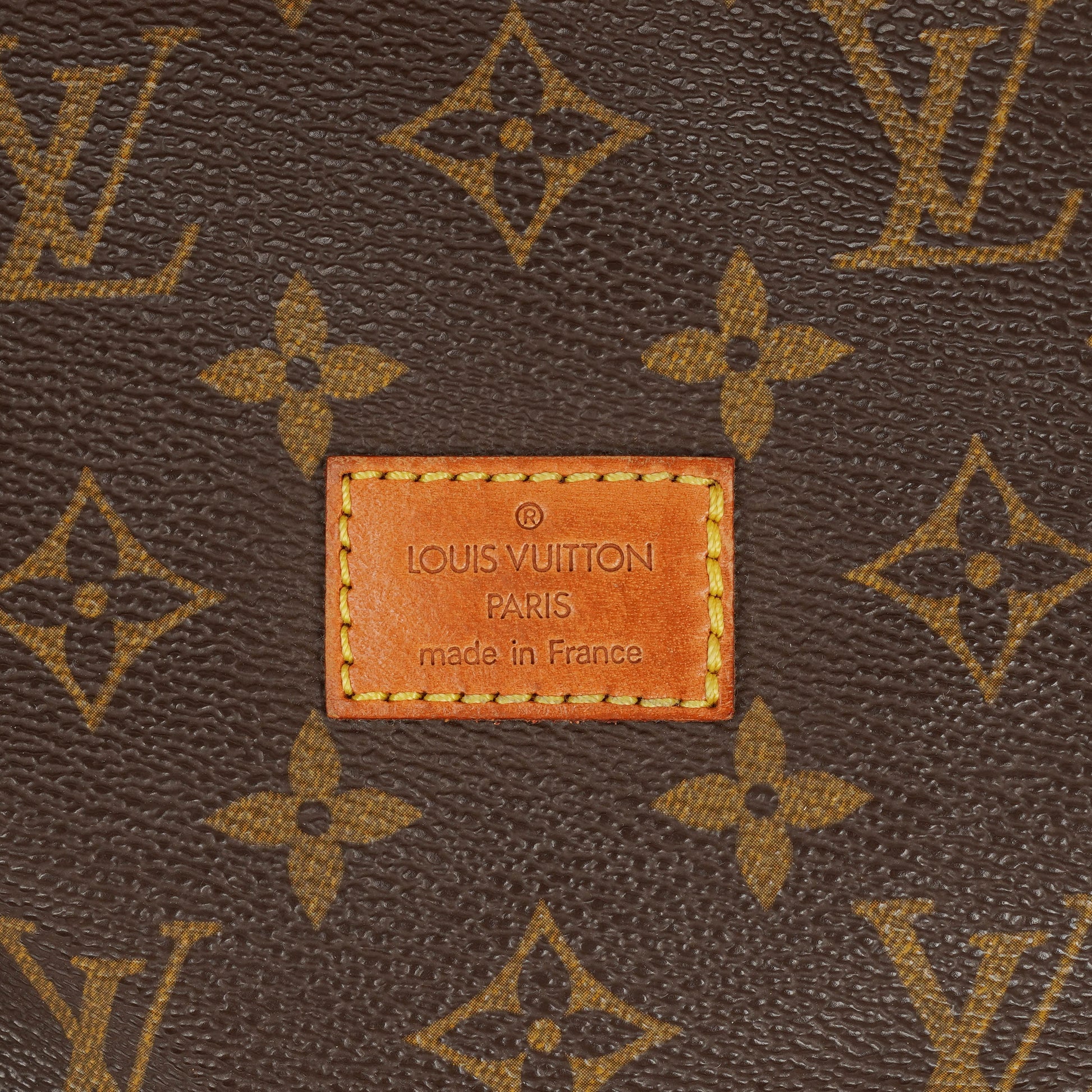 Louis Vuitton Saumur Schultertasche aus Monogram Canvas