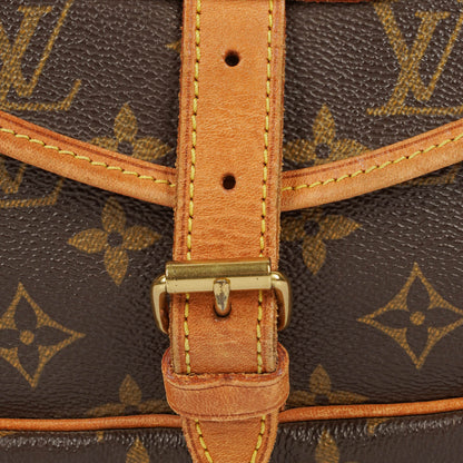 Louis Vuitton Saumur Schultertasche aus Monogram Canvas