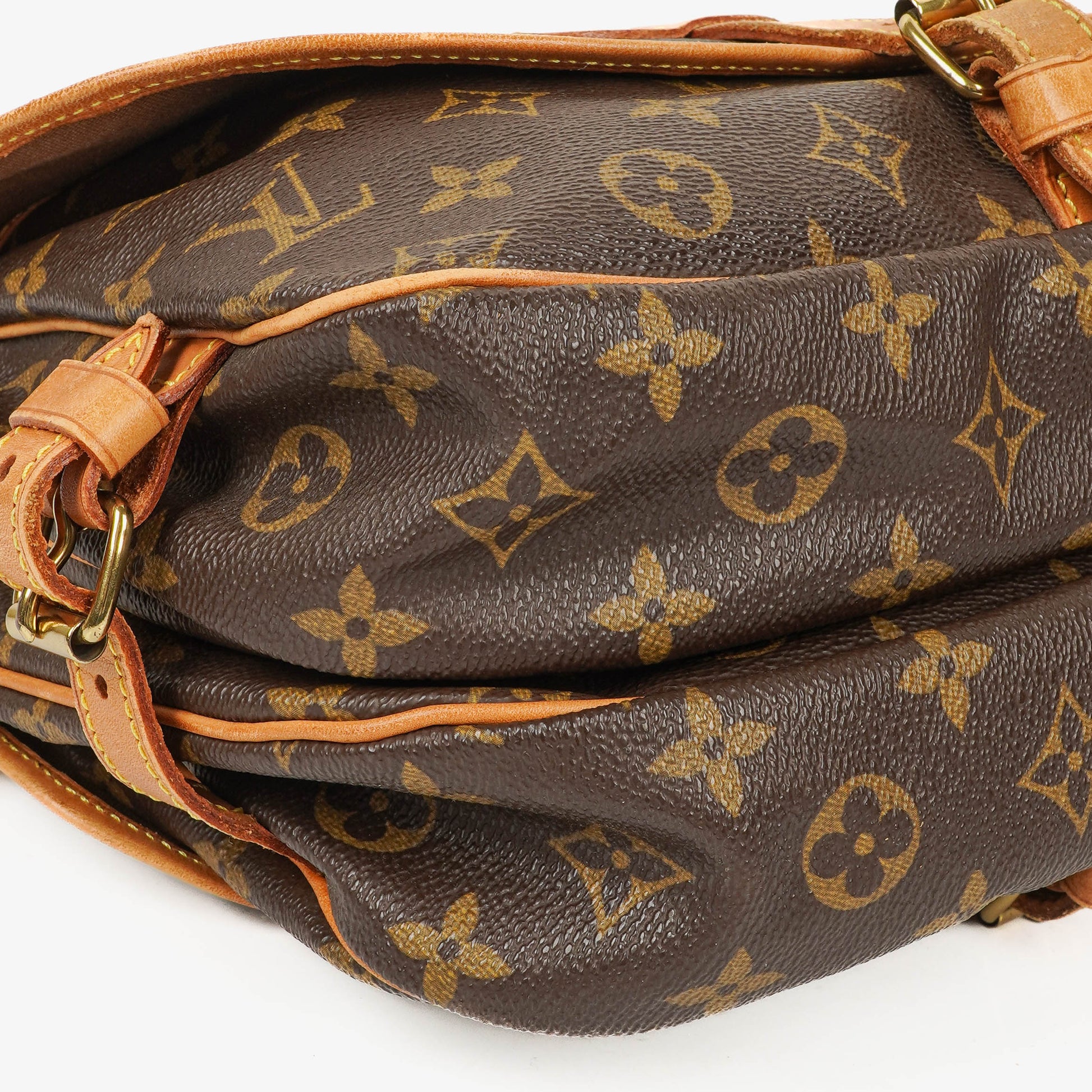 Louis Vuitton Saumur Schultertasche aus Monogram Canvas