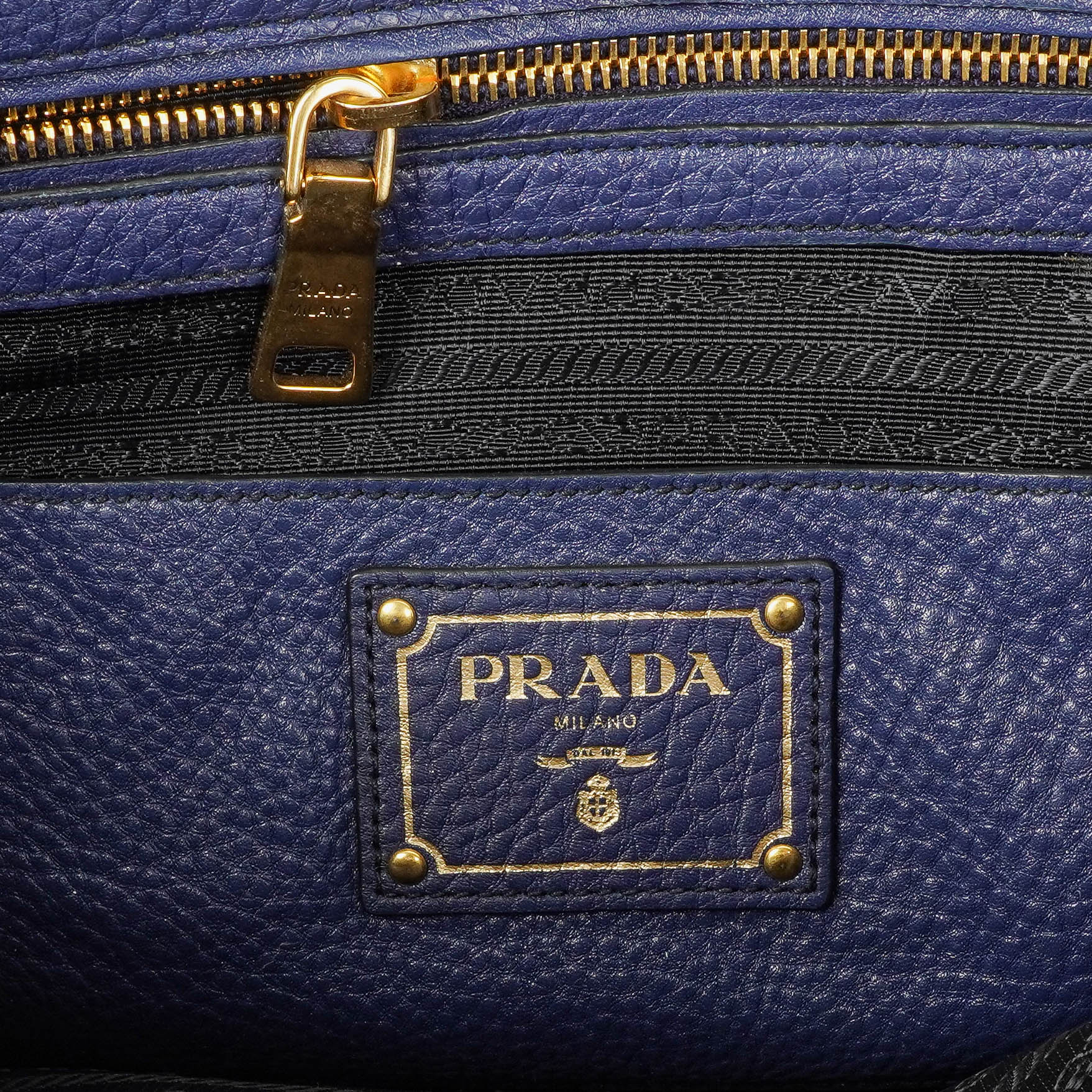 Prada Tote Bag aus blauem Leder