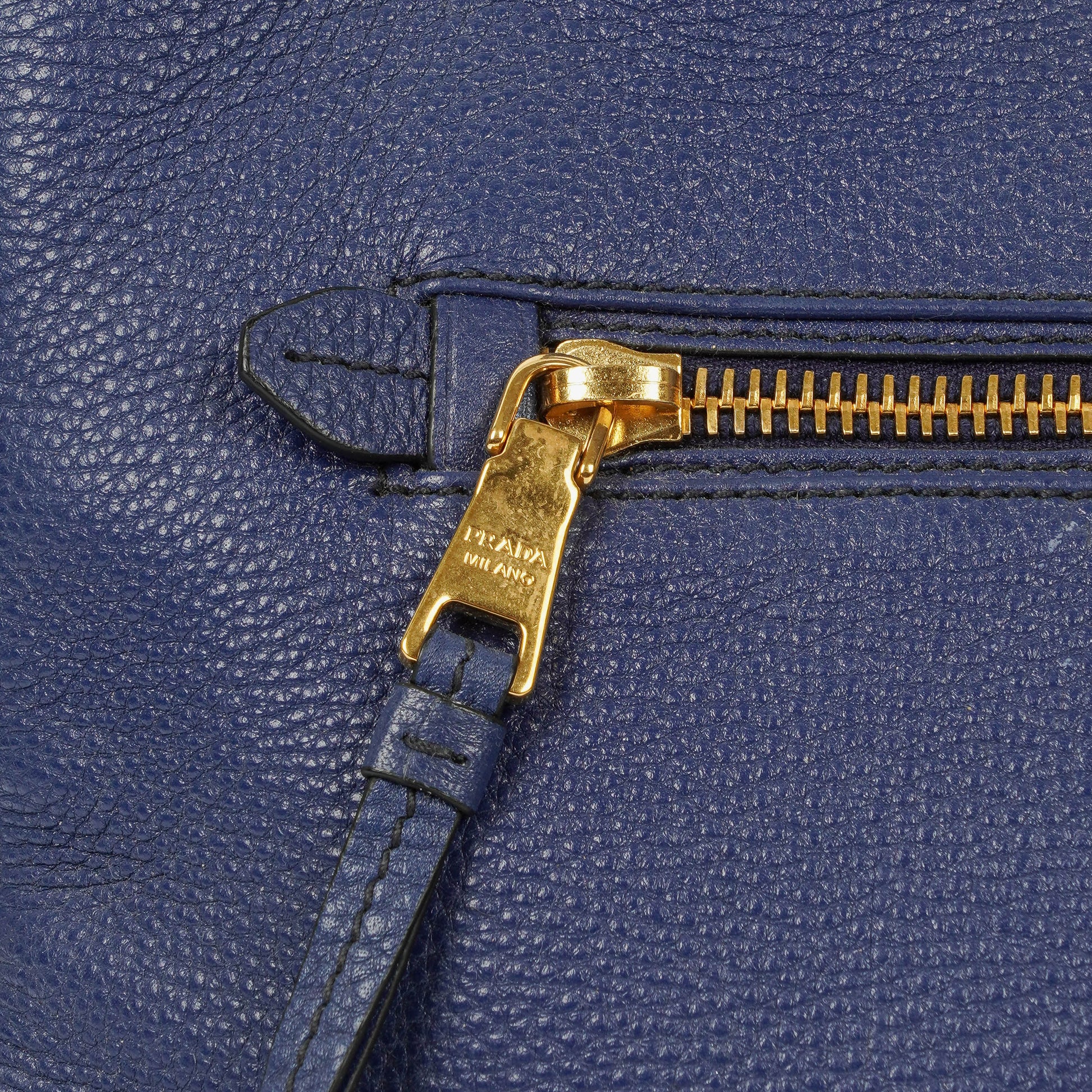 Prada Tote Bag aus blauem Leder