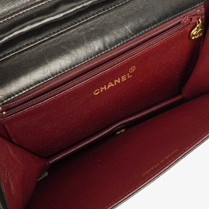 Chanel Classic Full Flap Bag aus schwarzem gestepptem Lammleder mit 24K vergoldeter Hardware