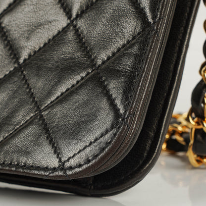 Chanel Classic Full Flap Bag aus schwarzem gestepptem Lammleder mit 24K vergoldeter Hardware