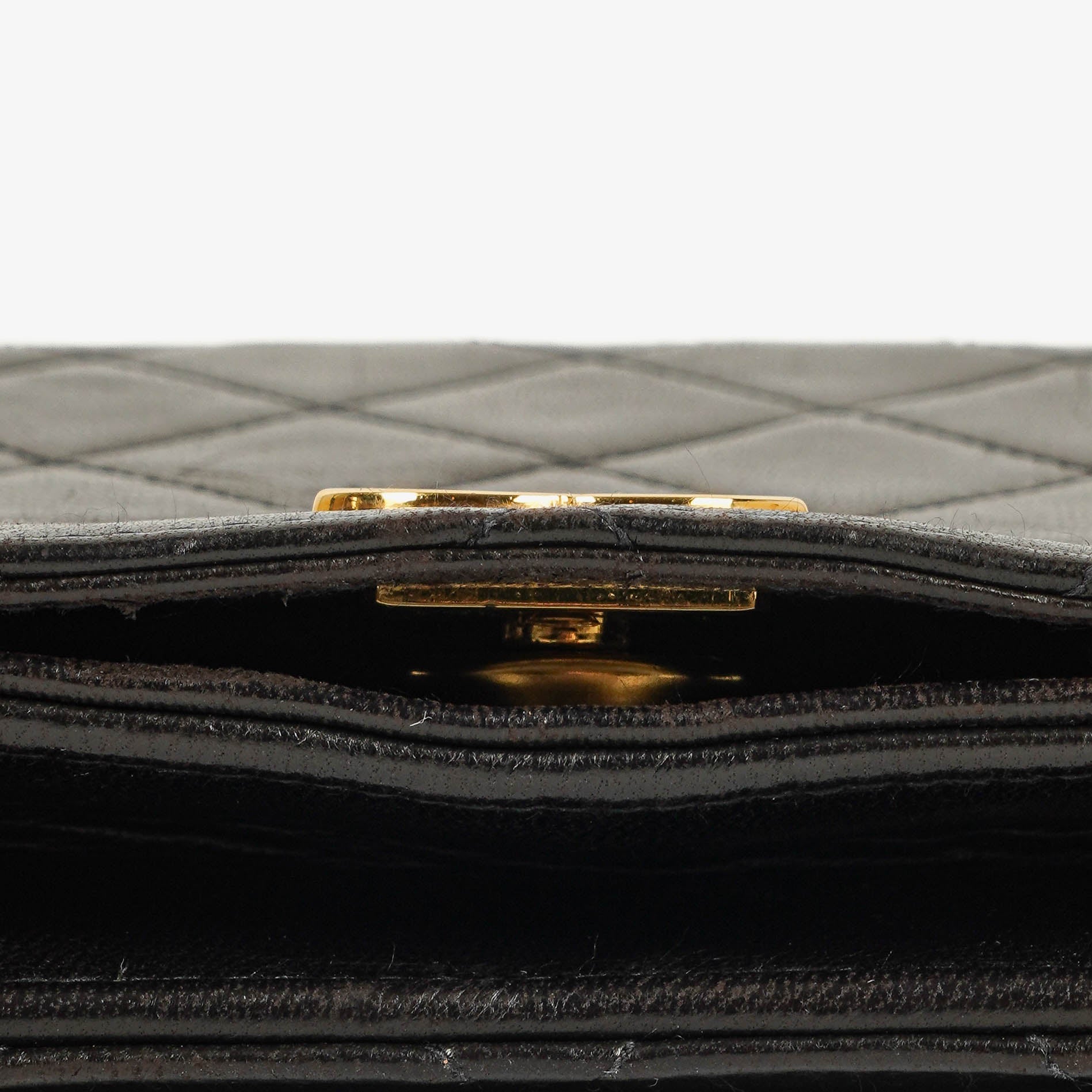 Chanel Classic Full Flap Bag aus schwarzem gestepptem Lammleder mit 24K vergoldeter Hardware