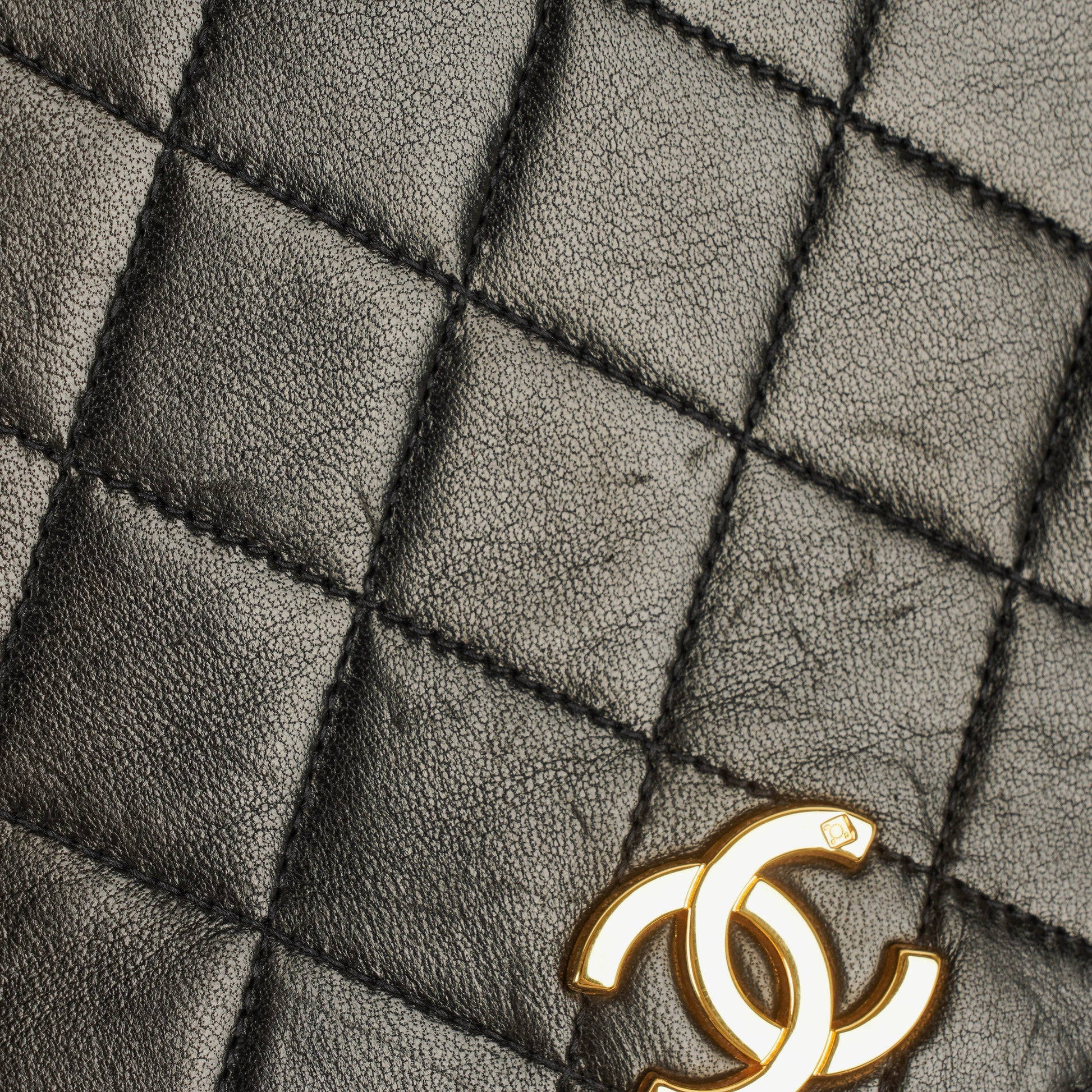 Chanel Classic Full Flap Bag aus schwarzem gestepptem Lammleder mit 24K vergoldeter Hardware