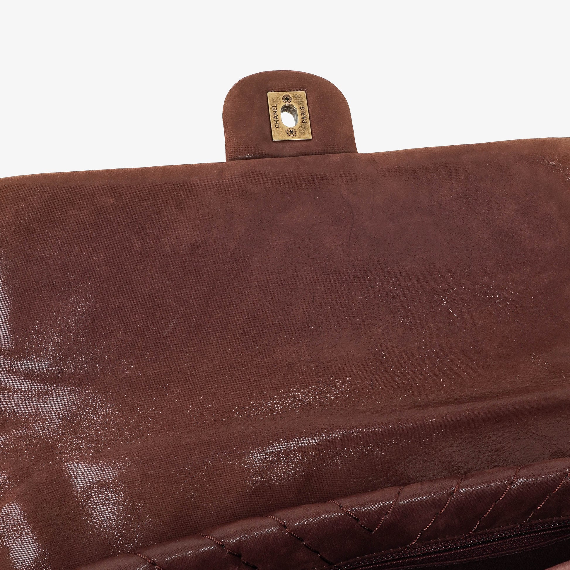 Chanel Surpique Chevron Flap Bag aus irisierendem Kalbsleder