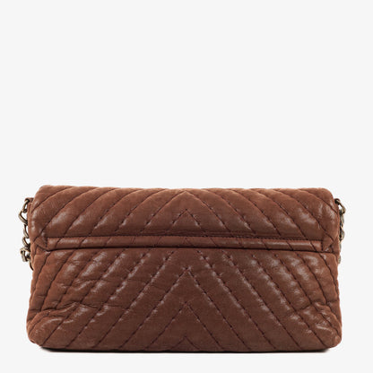 Chanel Surpique Chevron Flap Bag aus irisierendem Kalbsleder