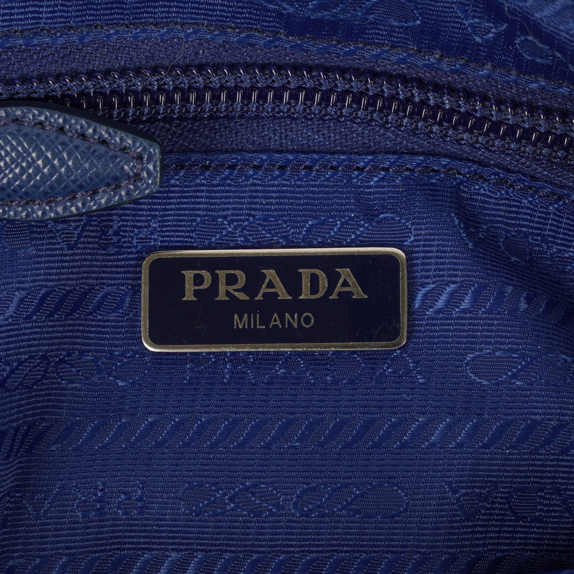Prada kleine blaue Nylon Pouch