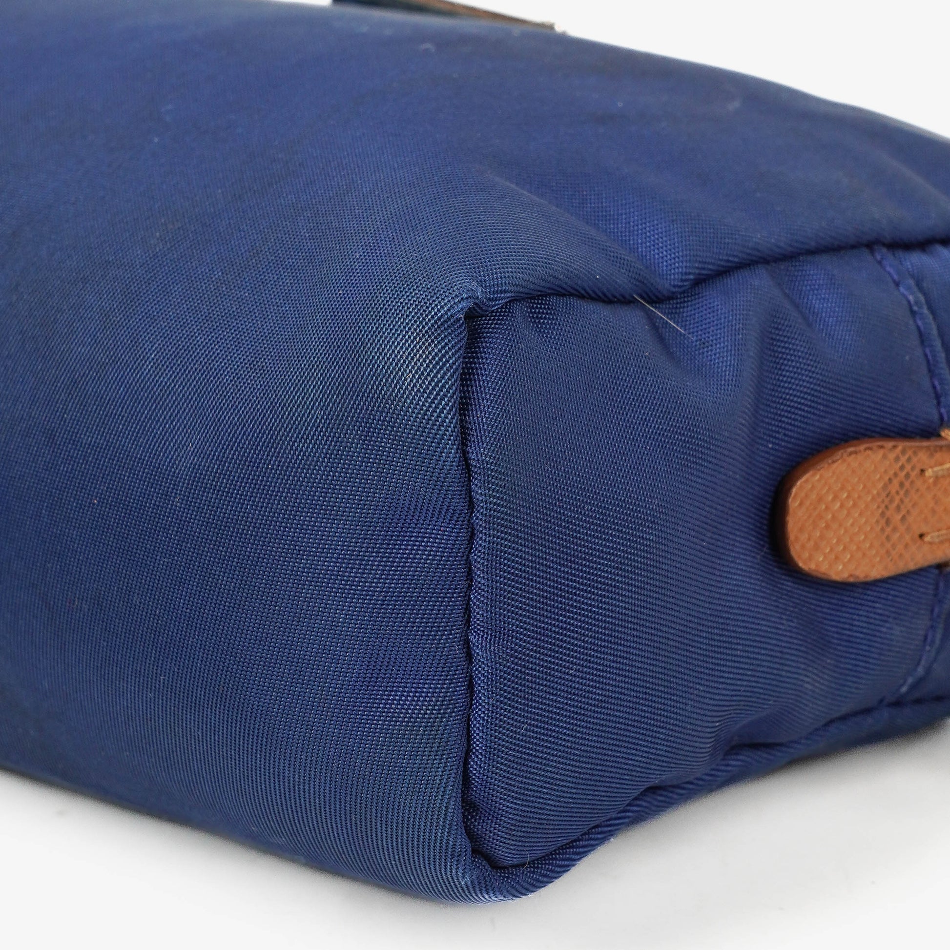 Prada kleine blaue Nylon Pouch