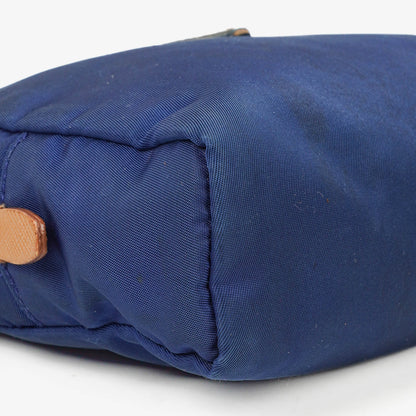 Prada kleine blaue Nylon Pouch