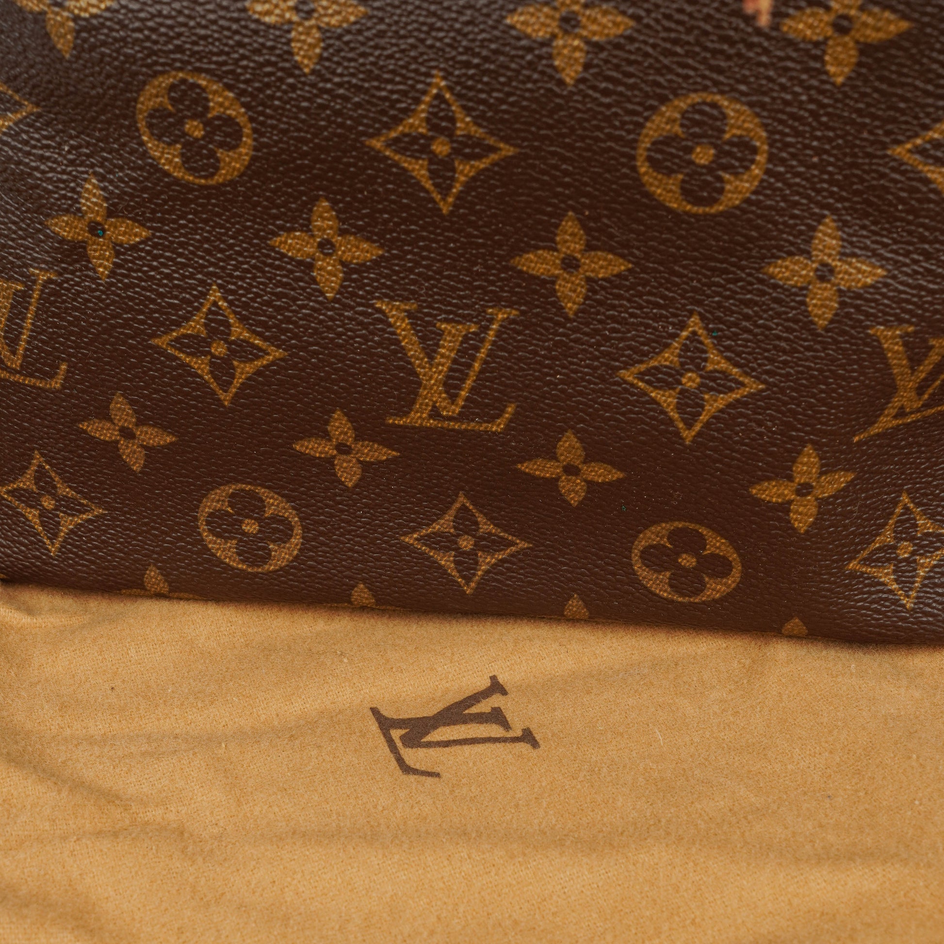 Louis Vuitton Petit Noe Monogram Canvas Schultertasche