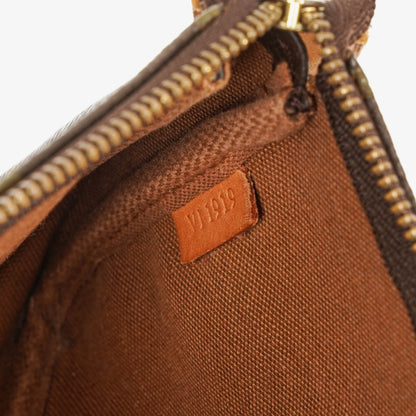 Louis Vuitton Pochette Accessoires Monogram Canvas Clutch