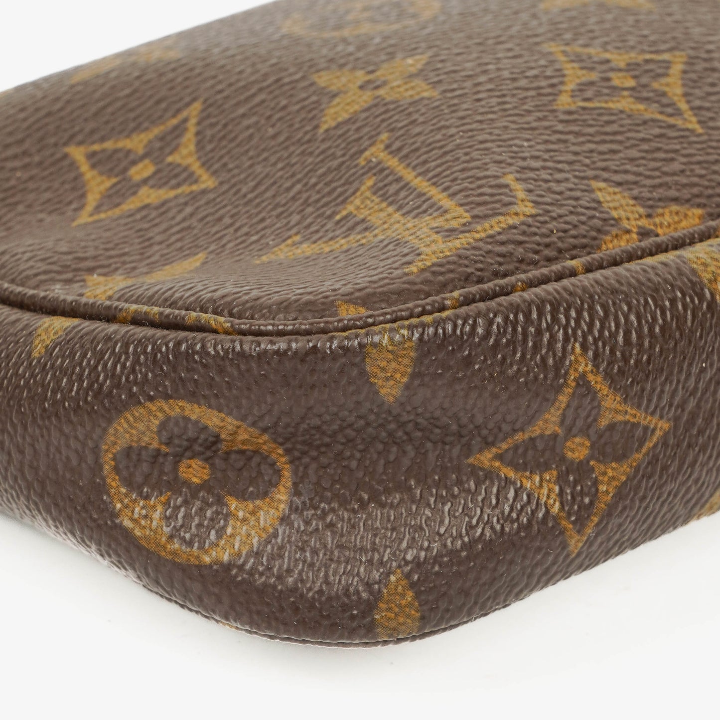 Louis Vuitton Pochette Accessoires Monogram Canvas Clutch