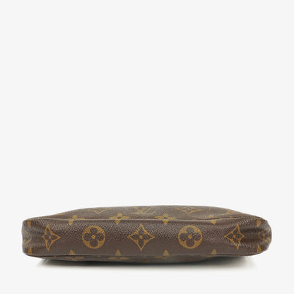 Louis Vuitton Pochette Accessoires Monogram Canvas Clutch
