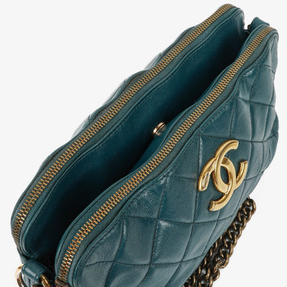 Chanel Crown CC Double Zip gesteppte Ledertasche