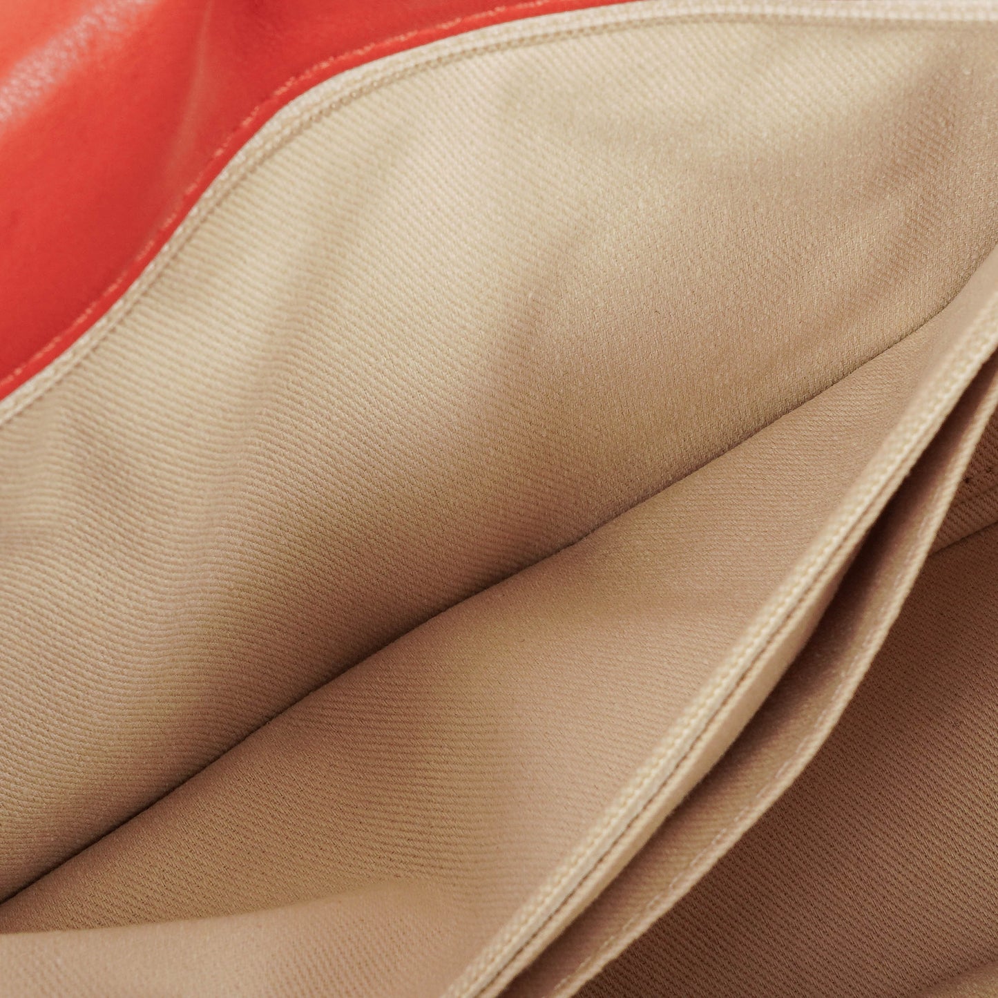 Chanel Icons Secret Label Flap Bag aus gestepptem Kalbsleder mit silberfarbener Hardware