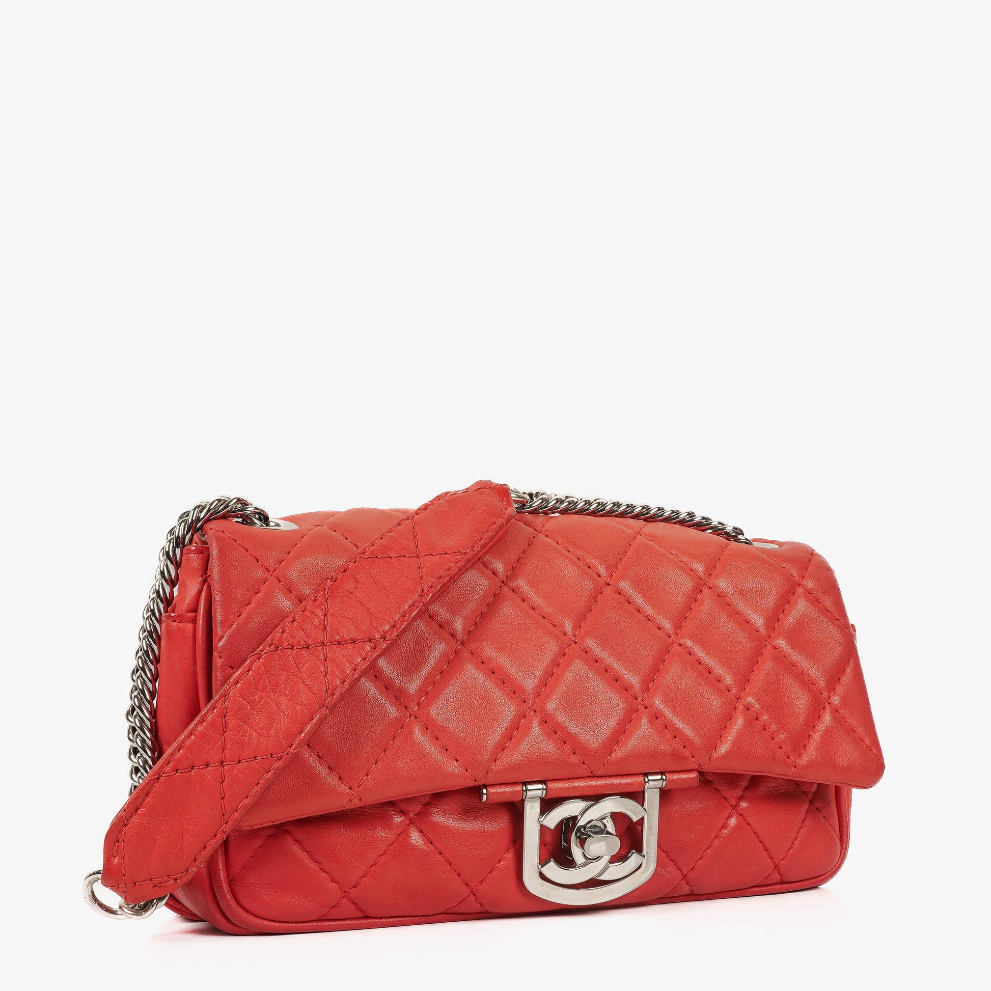 Chanel Icons Secret Label Flap Bag aus gestepptem Kalbsleder mit silberfarbener Hardware