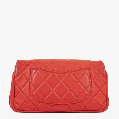 Chanel Icons Secret Label Flap Bag aus gestepptem Kalbsleder mit silberfarbener Hardware
