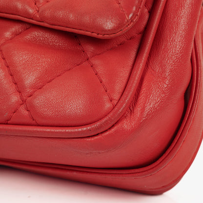 Chanel Icons Secret Label Flap Bag aus gestepptem Kalbsleder mit silberfarbener Hardware