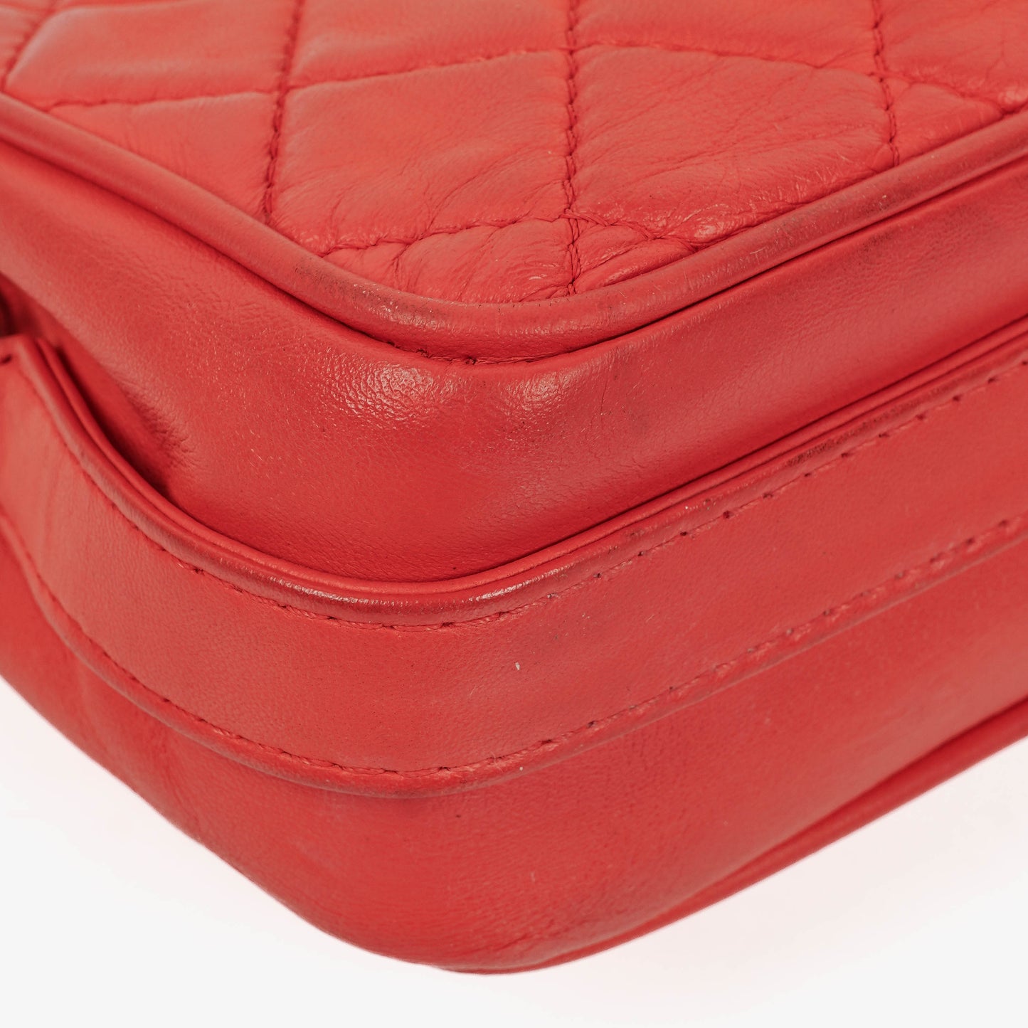 Chanel Icons Secret Label Flap Bag aus gestepptem Kalbsleder mit silberfarbener Hardware