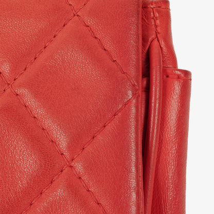 Chanel Icons Secret Label Flap Bag aus gestepptem Kalbsleder mit silberfarbener Hardware