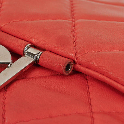 Chanel Icons Secret Label Flap Bag aus gestepptem Kalbsleder mit silberfarbener Hardware