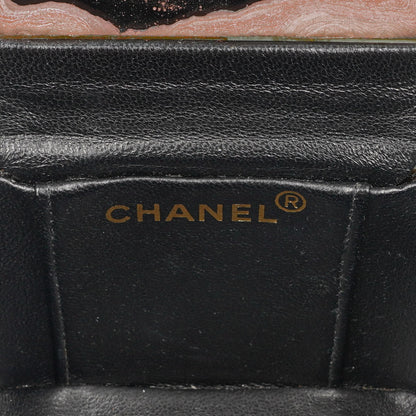 CHANEL CC Vanity Case aus olivgrünem schillerndem gestepptem Lackleder