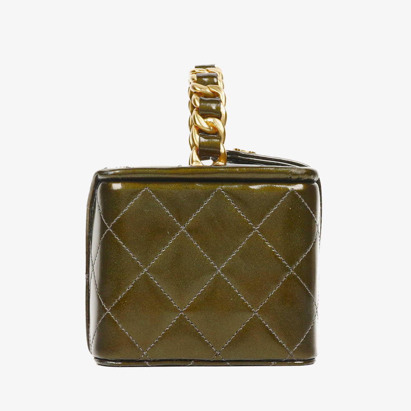 CHANEL CC Vanity Case aus olivgrünem schillerndem gestepptem Lackleder