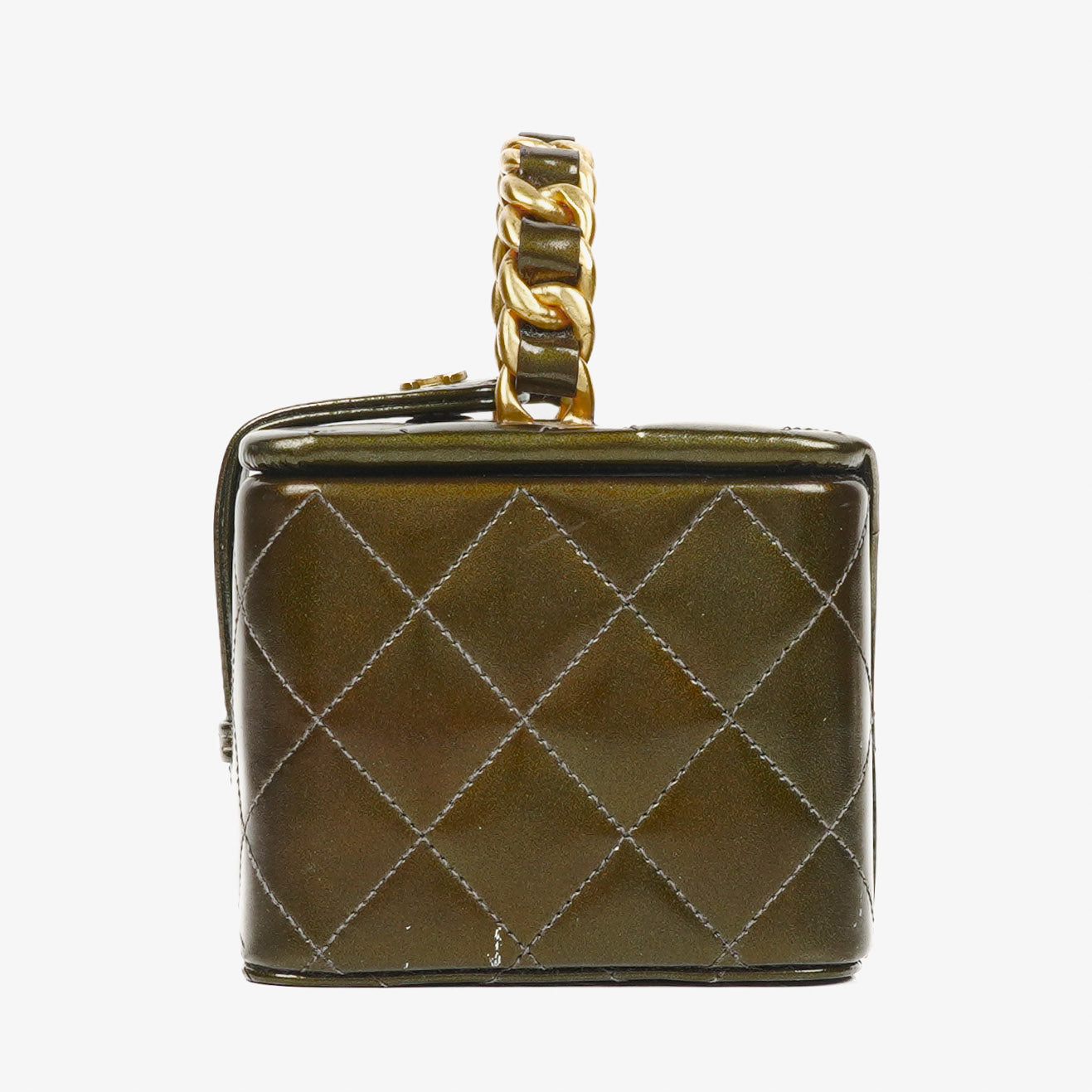 CHANEL CC Vanity Case aus olivgrünem schillerndem gestepptem Lackleder