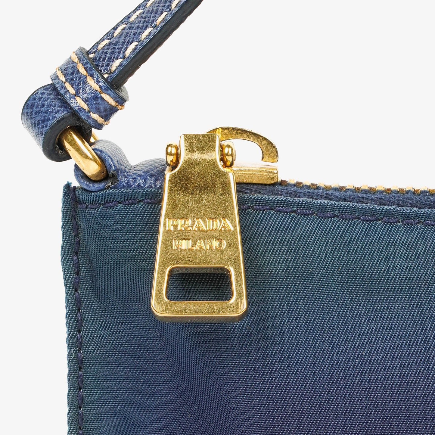 Prada kleine Tasche aus blauem Nylon