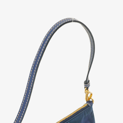 Prada kleine Tasche aus blauem Nylon