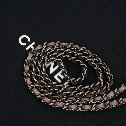 CHANEL 2.55 Reissue Wallet on Chain WOC aus lila gestepptem gealtertem Metallic-Kalbsleder