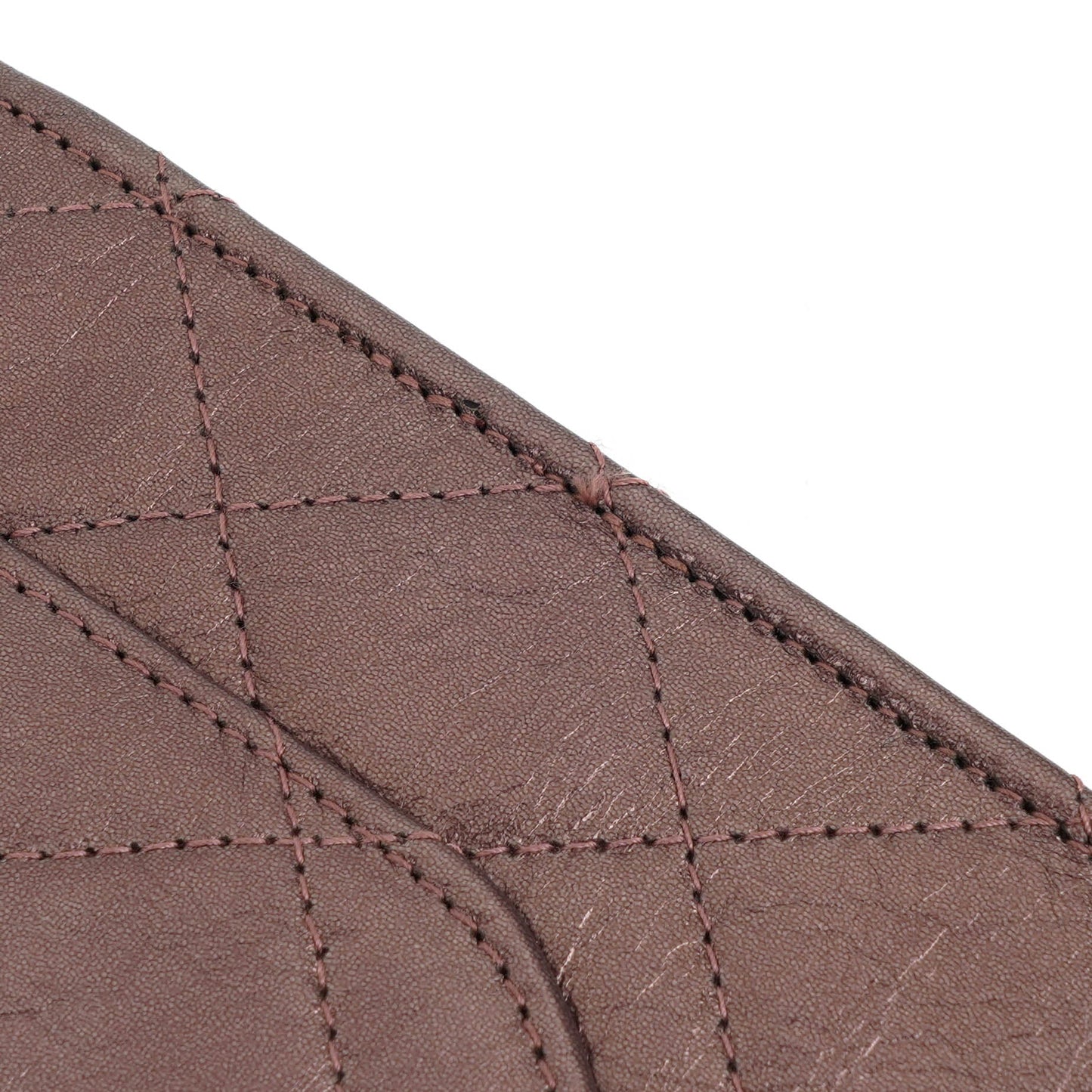 CHANEL 2.55 Reissue Wallet on Chain WOC aus lila gestepptem gealtertem Metallic-Kalbsleder