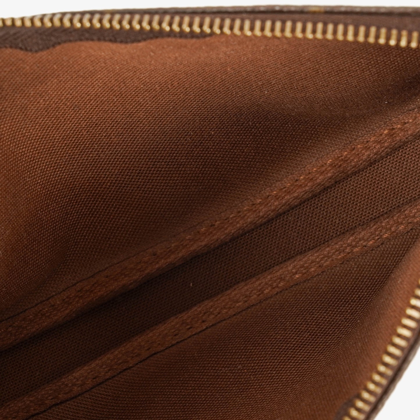 Louis Vuitton Mini Pochette Accessoires Clutch aus Monogram Canvas
