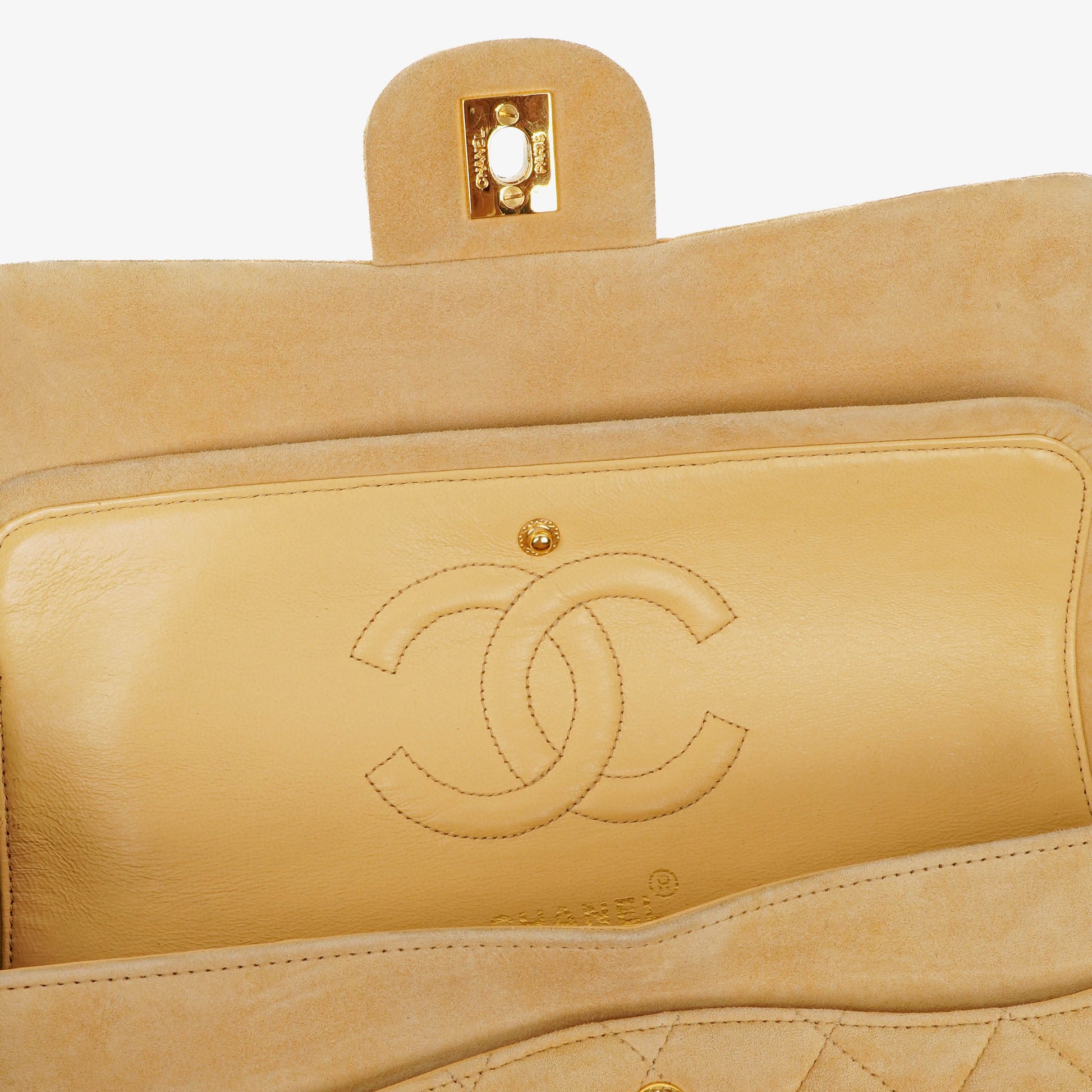 Chanel Medium Classic Vintage Double Flap Tasche aus beigem Wildleder mit 24K vergoldeten Beschlägen