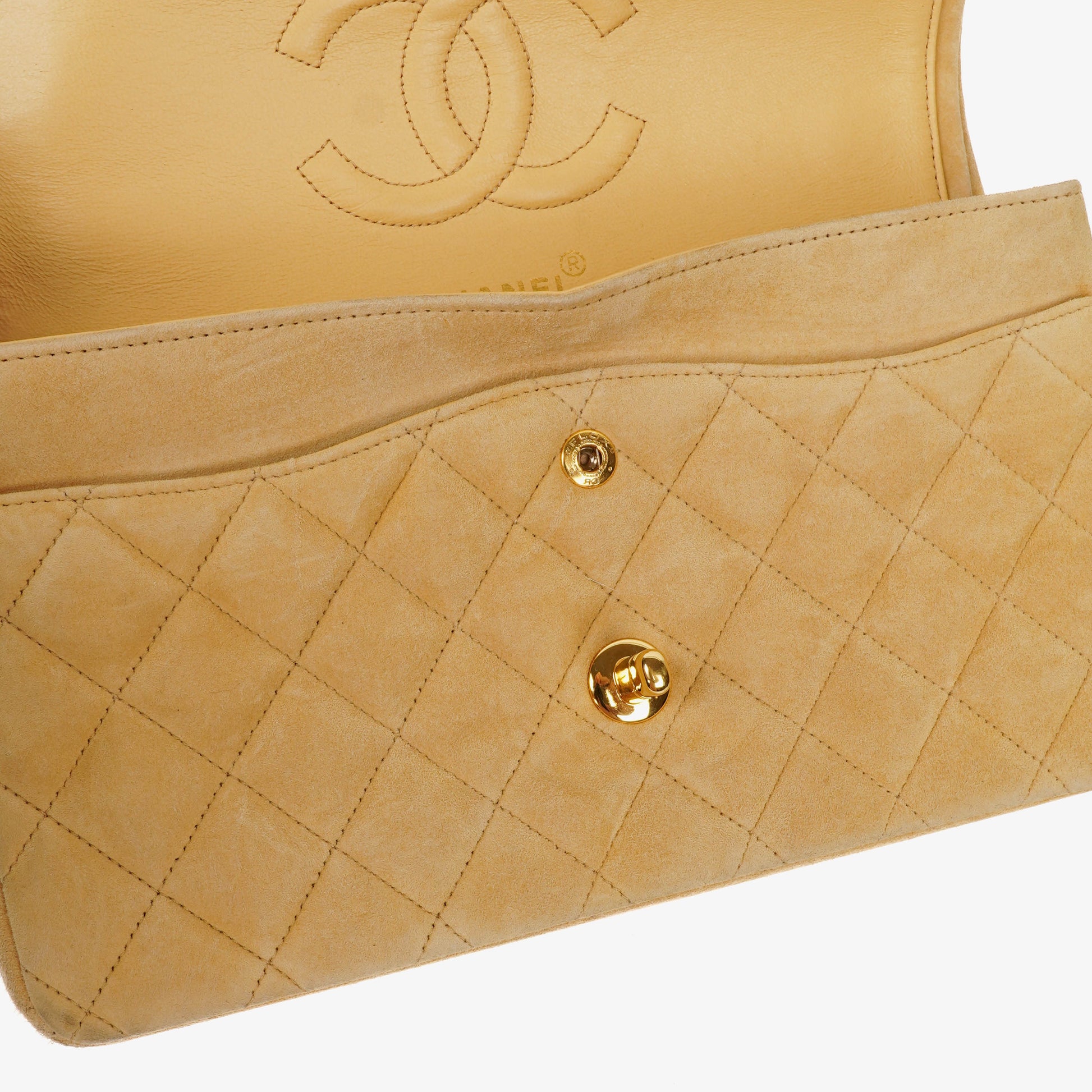 Chanel Medium Classic Vintage Double Flap Tasche aus beigem Wildleder mit 24K vergoldeten Beschlägen